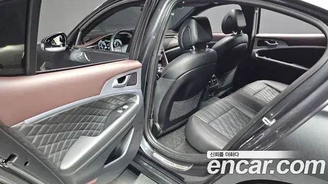 Genesis G70 2019 — Photo 18/20