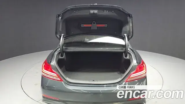 Genesis G70 2019 — Photo 16/20