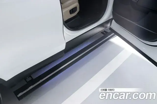 Land Rover Discovery 5 2019 — Şəkil 14/18