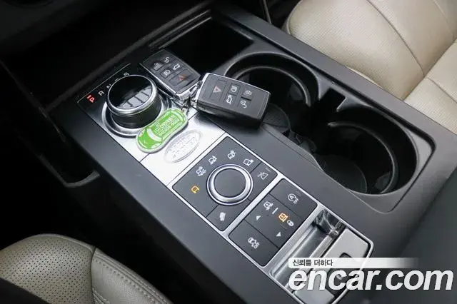 Land Rover Discovery 5 2019 — Şəkil 1/18