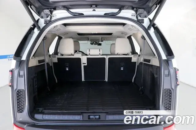 Land Rover Discovery 5 2019 — Şəkil 4/18