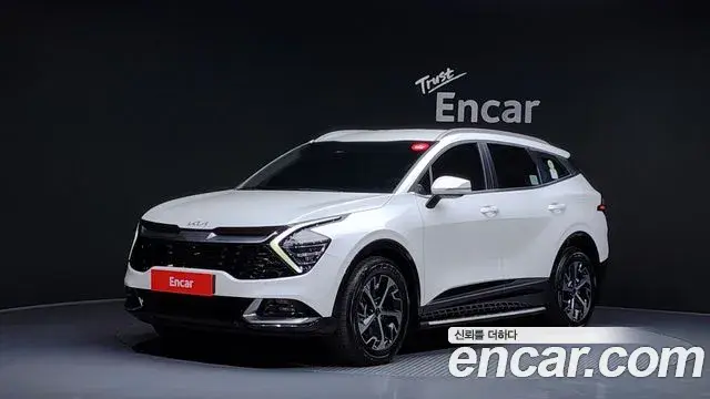 Kia Sportage 2022 — Фото 1/20