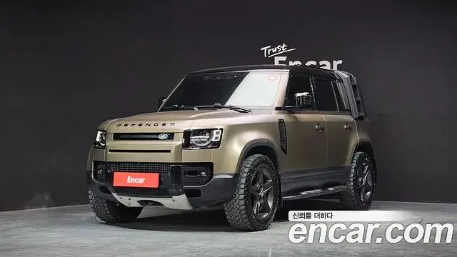 Land Rover Defender 2022 — Фото 1/20