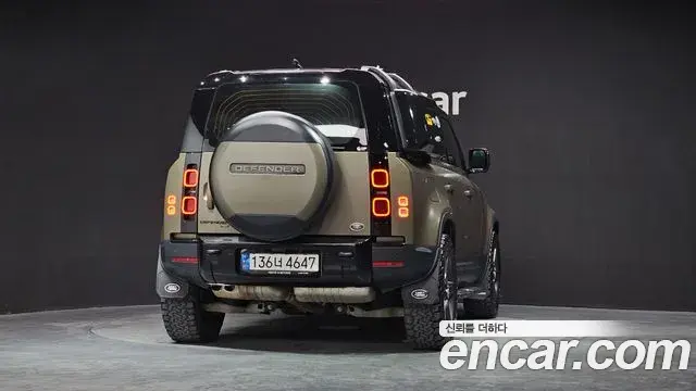 Land Rover Defender 2022 — Фото 4/20
