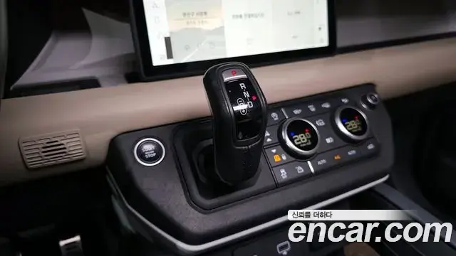 Land Rover Defender 2022 — Фото 9/20