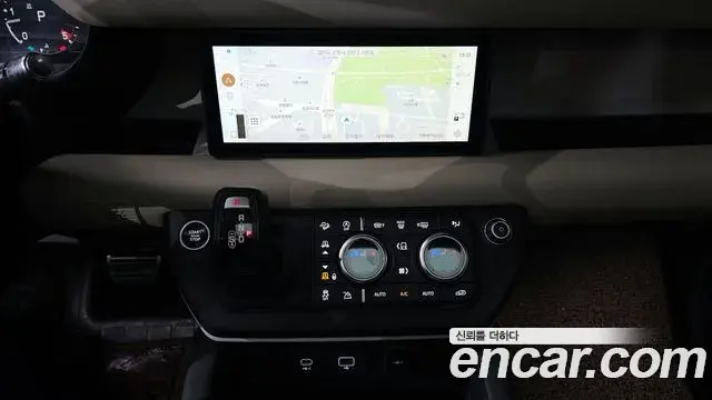 Land Rover Defender 2022 — Фото 14/20