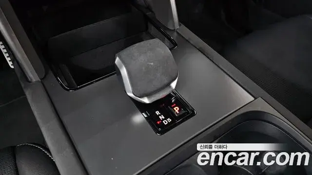 Land Rover Discovery Sport 2024 — ფოტო 11/20