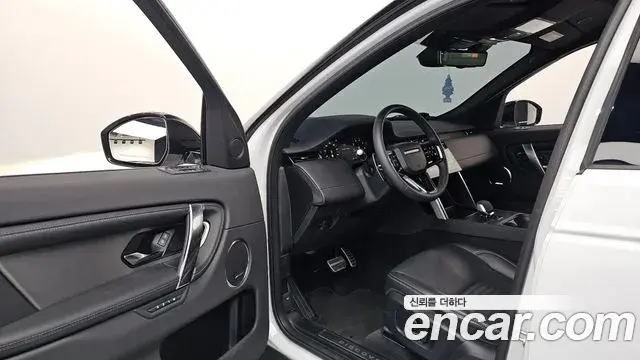 Land Rover Discovery Sport 2024 — ფოტო 14/20