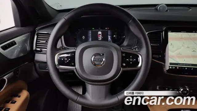 Volvo XC90 2023 — Photo 8/20