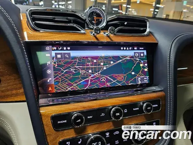 Bentley Bentayga 2021 — Şəkil 16/20