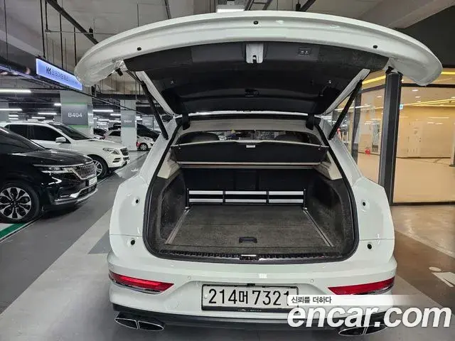 Bentley Bentayga 2021 — Şəkil 10/20