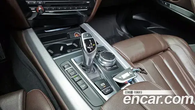 BMW X5 2018 — ფოტო 18/20