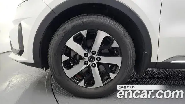 Kia Sorento 2021 — Фото 5/20
