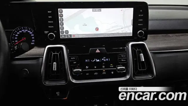Kia Sorento 2021 — Фото 16/20