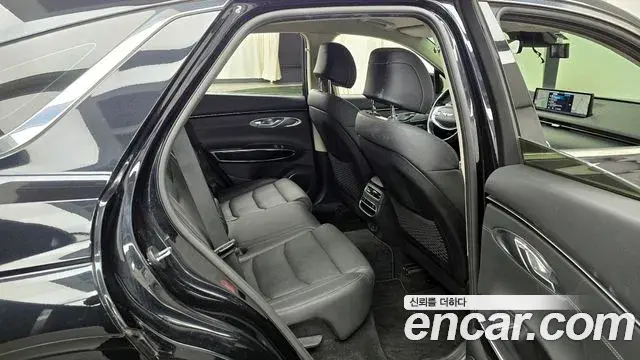 Genesis GV70 2021 — ფოტო 9/20
