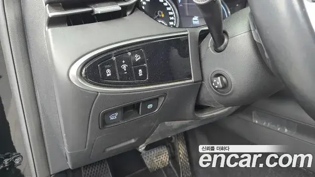 Genesis GV70 2021 — ფოტო 15/20