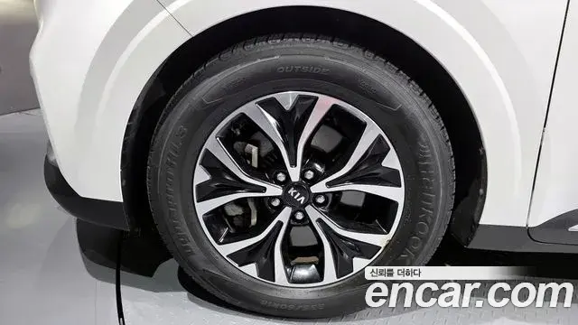 Kia Carnival 2020 — Photo 5/20
