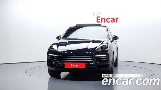Porsche Cayenne 2021 — Photo 8/20