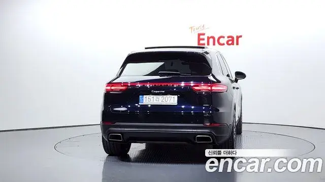 Porsche Cayenne 2021 — Photo 13/20