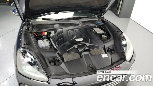Porsche Cayenne 2021 — Photo 20/20