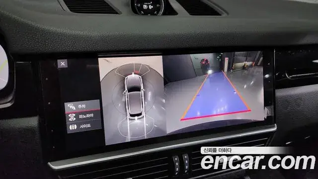 Porsche Cayenne 2021 — Photo 16/20