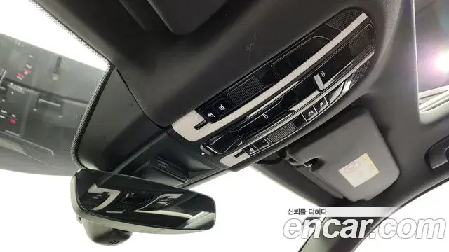 Porsche Cayenne 2021 — Photo 18/20