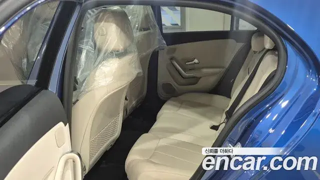 Mercedes-Benz A-Class 2024 — Şəkil 17/20