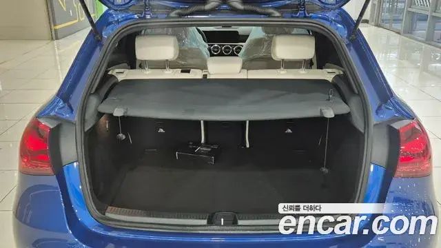 Mercedes-Benz A-Class 2024 — Şəkil 11/20