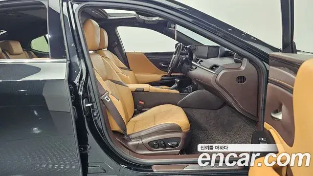 Lexus ES300h 2020 — Şəkil 7/20