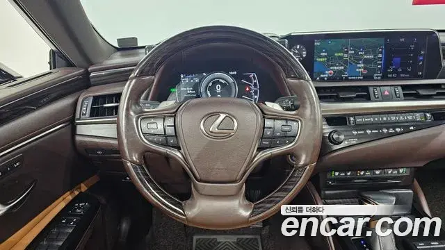 Lexus ES300h 2020 — Şəkil 1/20