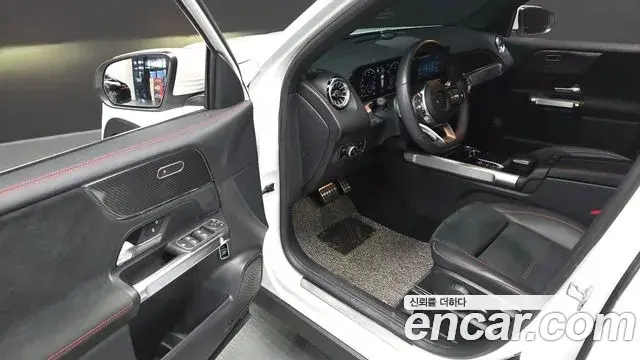 Mercedes-Benz GLB-Class 2022 — Şəkil 7/20