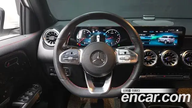 Mercedes-Benz GLB-Class 2022 — Şəkil 13/20