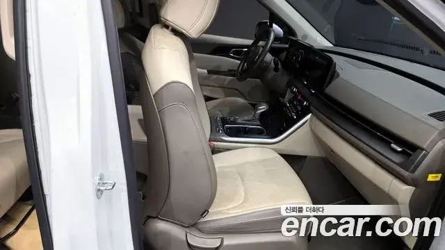 Kia Carnival 2021 — Фото 12/20