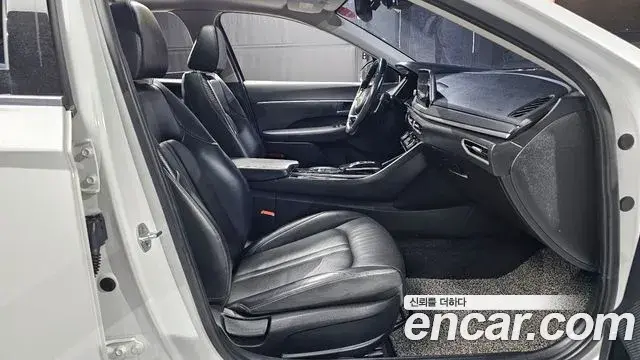 Hyundai Sonata Hybrid 2019 — Photo 2/20