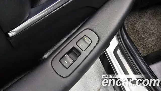 Hyundai Sonata Hybrid 2019 — Photo 16/20