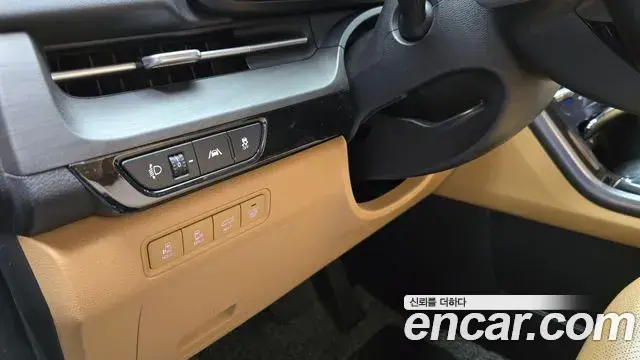 Kia Carnival 2021 — ფოტო 9/20