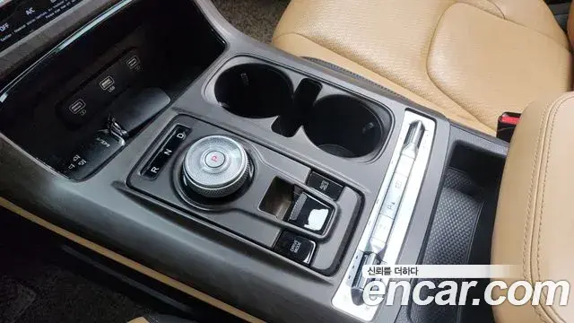 Kia Carnival 2022 — ფოტო 10/20