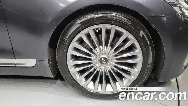 Kia The K9 2018 — Photo 12/20