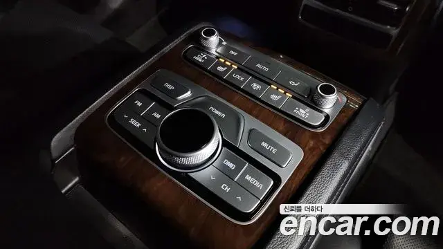 Kia The K9 2018 — Photo 18/20