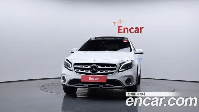 Mercedes-Benz GLA-Class 2019 — ფოტო 16/20