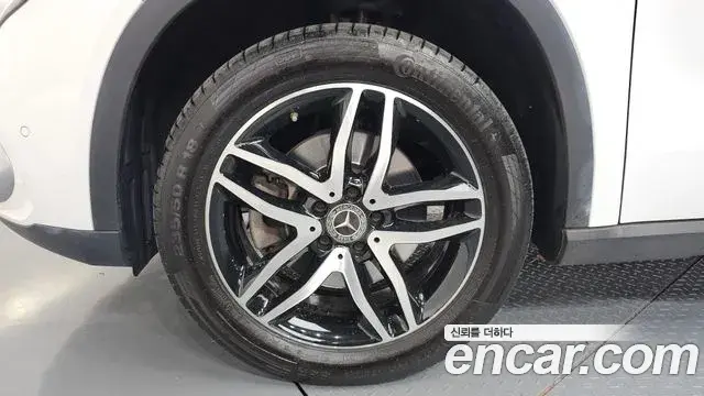 Mercedes-Benz GLA-Class 2019 — ფოტო 12/20