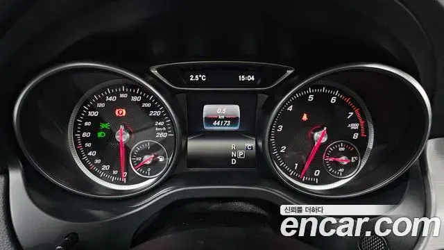 Mercedes-Benz GLA-Class 2019 — ფოტო 15/20