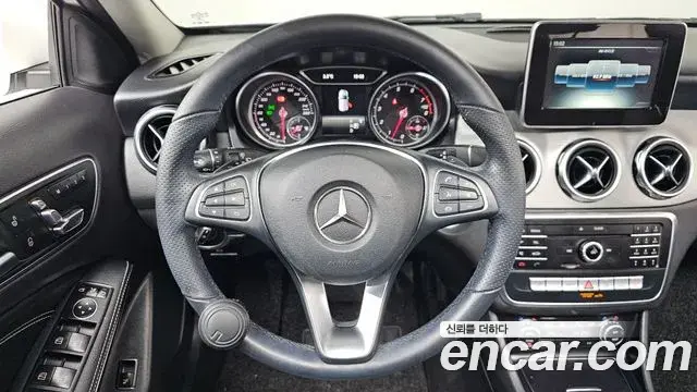 Mercedes-Benz GLA-Class 2019 — ფოტო 6/20