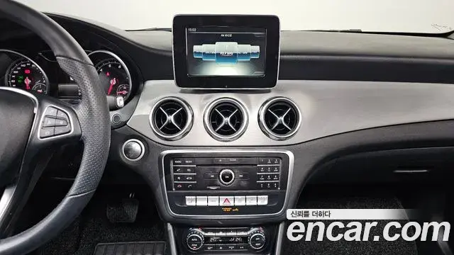 Mercedes-Benz GLA-Class 2019 — ფოტო 8/20