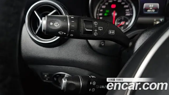 Mercedes-Benz GLA-Class 2019 — ფოტო 19/20