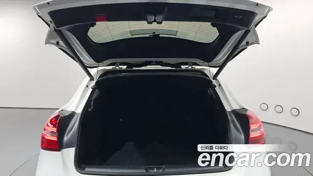 Mercedes-Benz GLA-Class 2019 — ფოტო 7/20