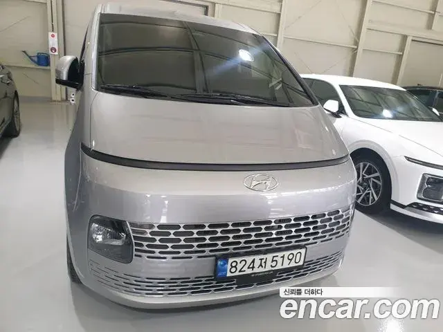 Hyundai Staria 2023 — Photo 20/20