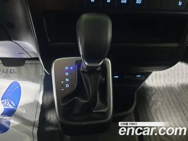 Hyundai Staria 2023 — Photo 4/20