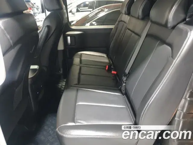 Hyundai Staria 2023 — Photo 1/20