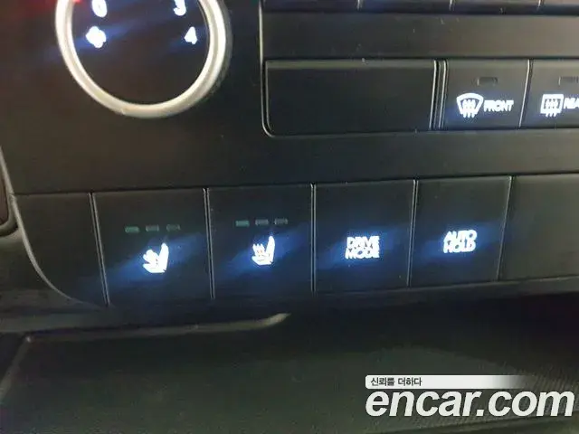 Hyundai Staria 2023 — Photo 2/20